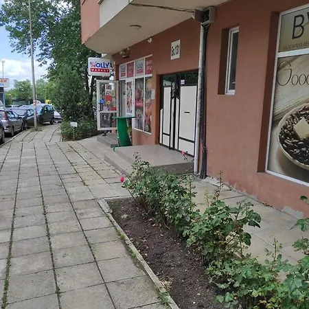 Lazur Apartman *